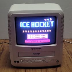Panasonic 9" CRT TV / VCR Combo Television PV-M949W with Remote Vintage Gaming