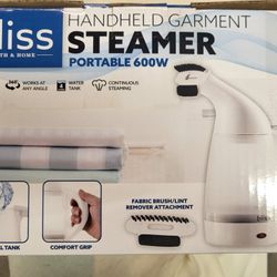 Bliss Handheld Garmet Steamer New
