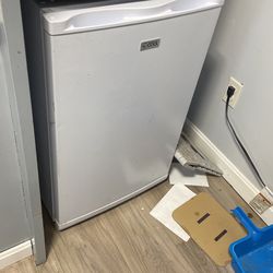 Mini Upright Freezer 
