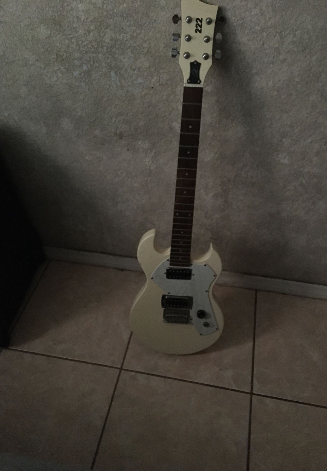 222 Electric guitar with no strings
