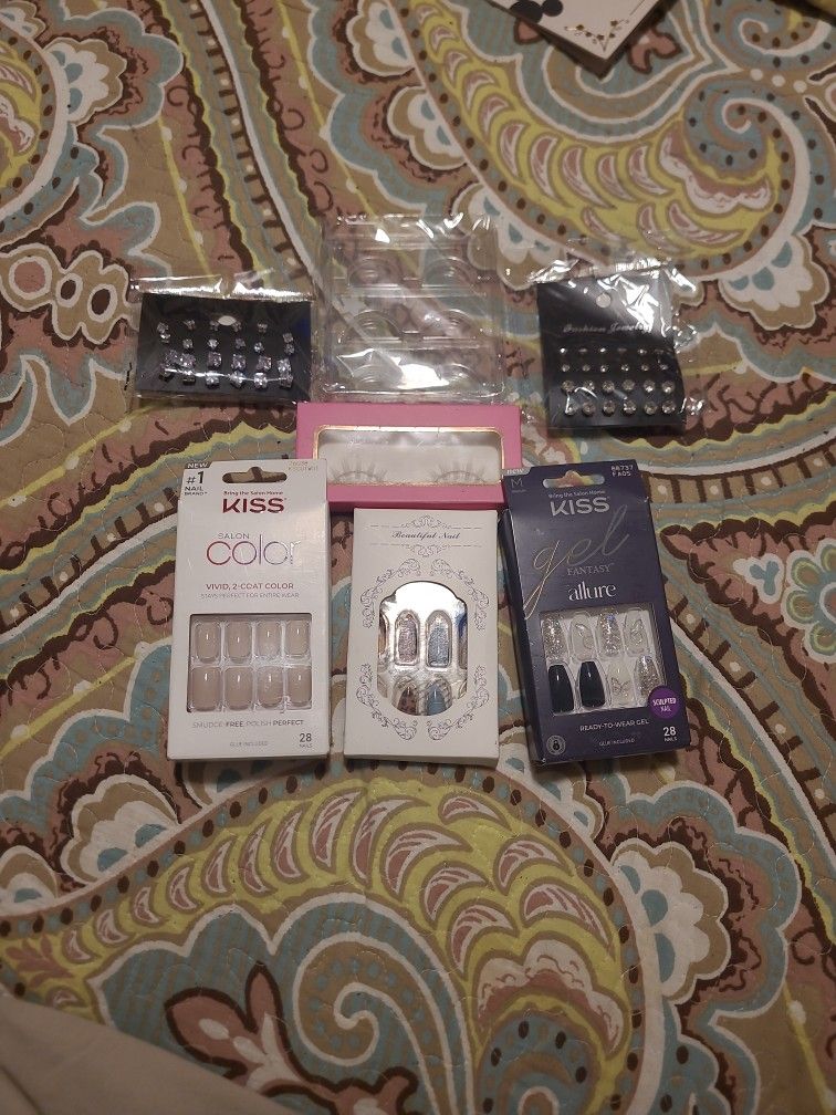 Press On Nail Set / 2 Packs White Lashes/ Ear Rings