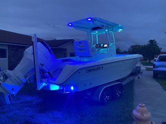 Century 25’ Boat completely Remodeled