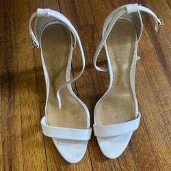 Schultz woman’s white heels size 8,5 In Excellent Condition 