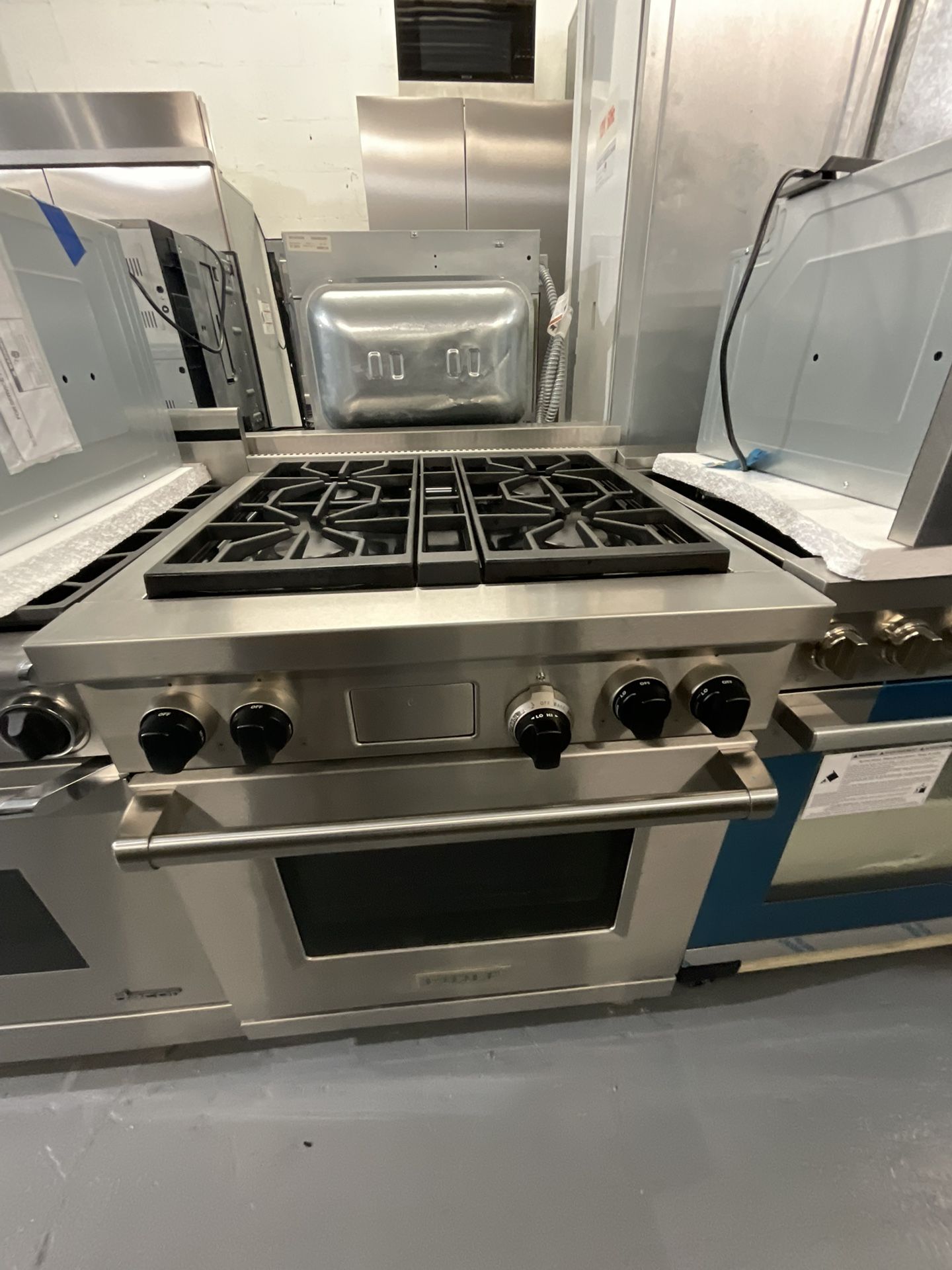🔥 Wolf 30” Dual Fuel Range – Model DF304-LP – Like New 🔥