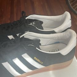 Gazelle Sambas Size 11.5