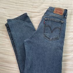 Wedgie Straight Levi Jeans
