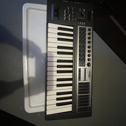 Edirol PCR-300 USB Midi Keyboard Controller