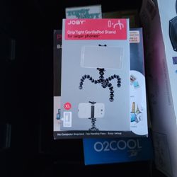 Joby JB01325 GripTight GorillaPod Stand for Large Phones – This Smartphone Stand and Tripod Will Provide You a Multitude of Solutions