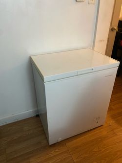 Insignia deep freezer
