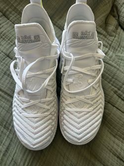 LeBron 16 Buzz Lightyears Sz 10