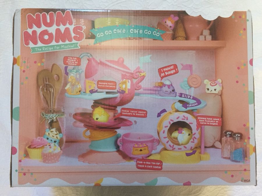 Num Noms Go-Go Cafe Playset with Scented Characters 