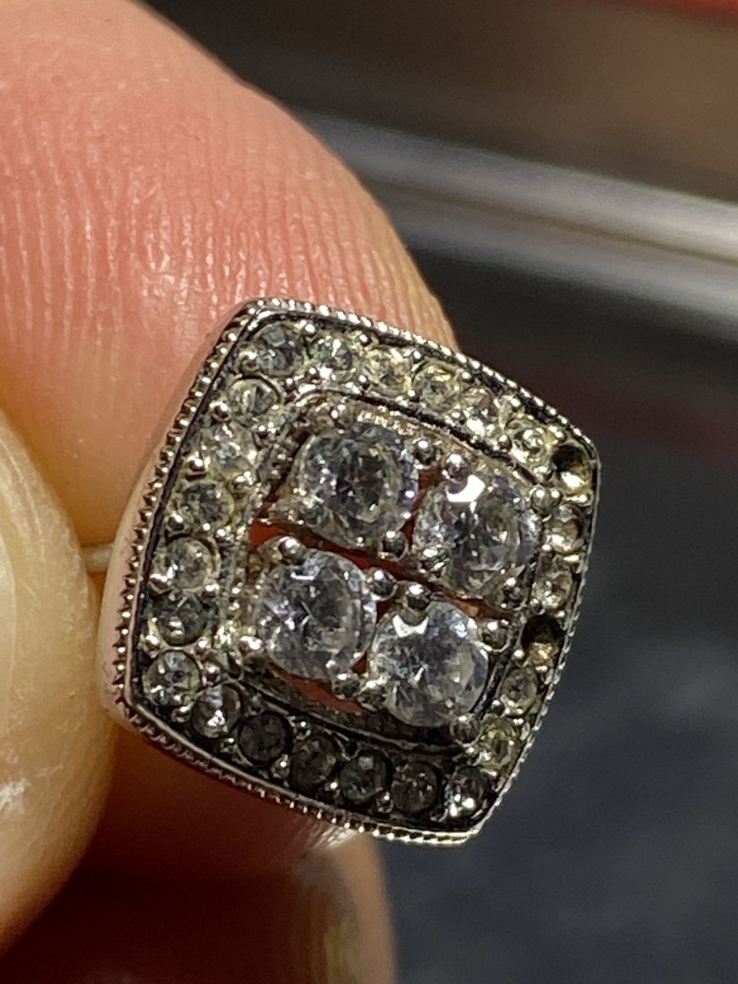 14Kt white gold Diamond earring (single earring)