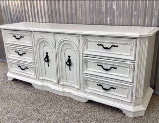 Gorgeous High-Quality Dresser By STANLEY Furniture