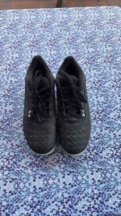 Under Armour Leadoff Low RM Jr. Youth 3.5 size