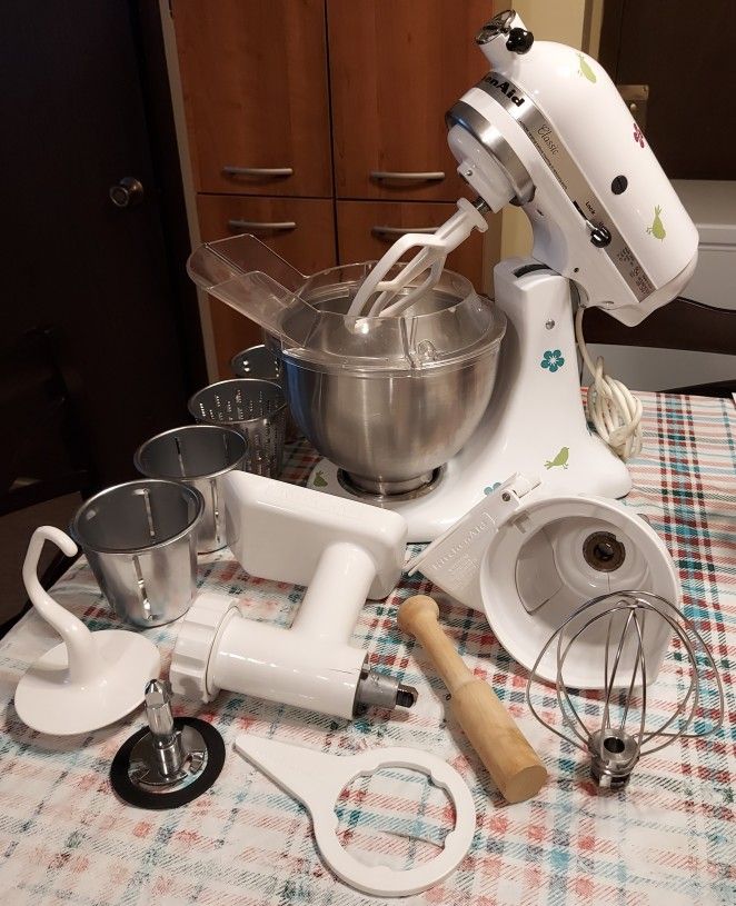 Kitchenaid "Classic" Tilt Head K45SS Mixer W/ Nice Accessories!