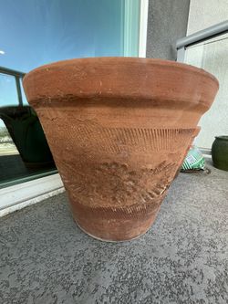 Beautiful vintage Planter pot - 19x16