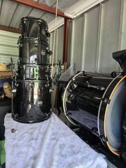 Mapex 5 Piece ARMORY Drum Kit Ebony