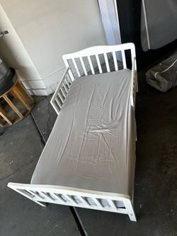 Toddler bed