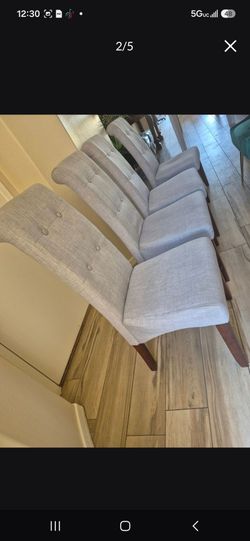 Beautiful Set 4 dining room chairs Good Condition Condition