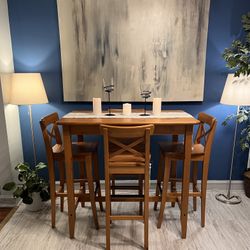 Nice Height Table With 4 Chairs Good Condition! I Can Deliver 