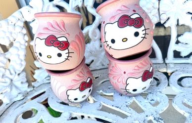 10oz hello kitty Talavera cups $10 each