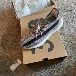 Yeezy Zyon Size 9