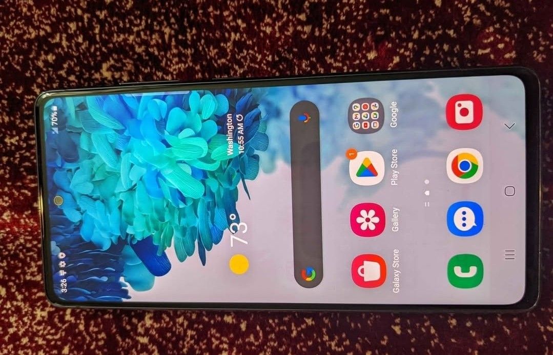 UNLOCKED Samsung Galaxy S20 FE 5G Unlocked Phone (price is firm $130. El precio es fijo $130)