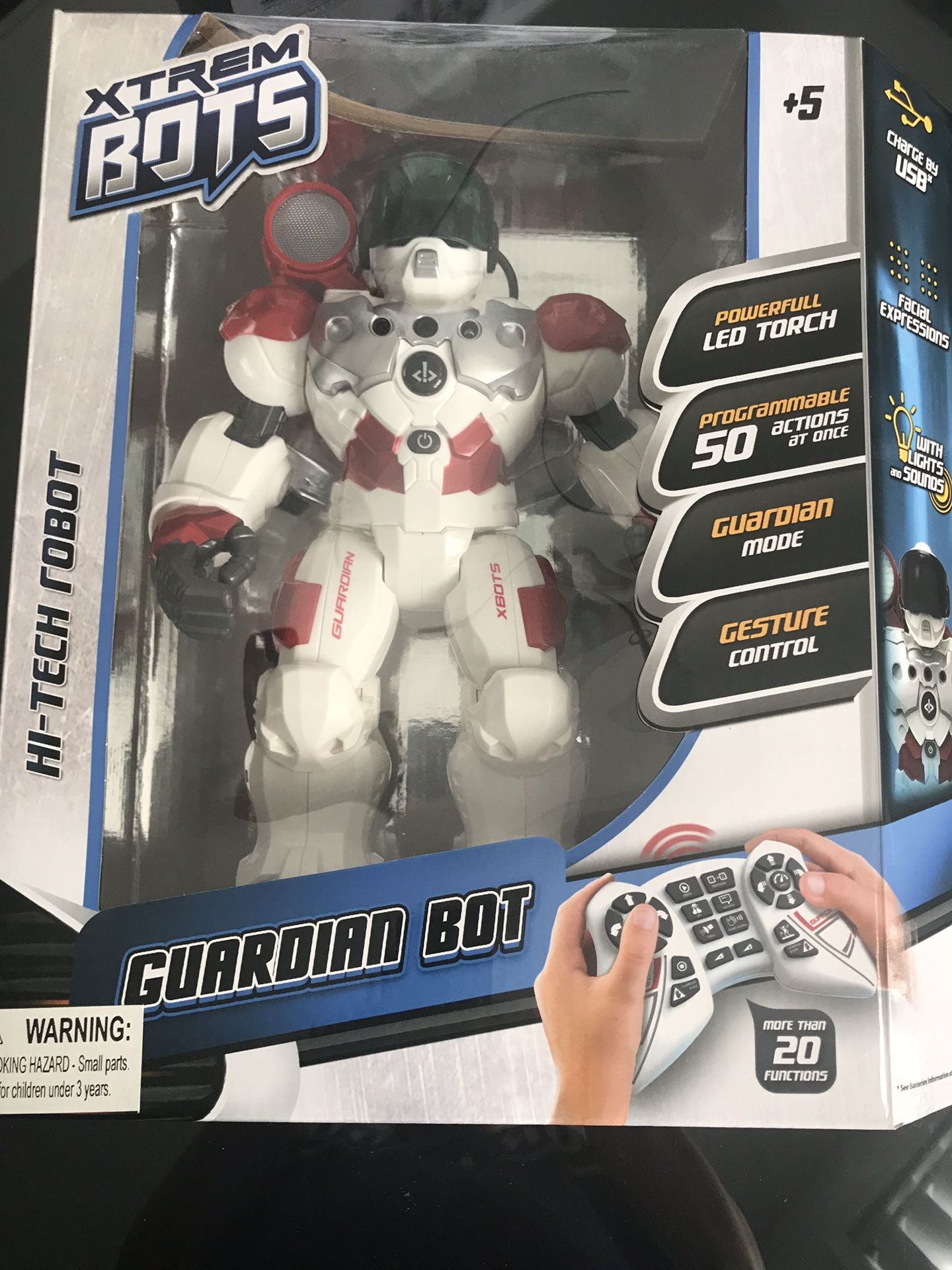 Xtrem Bots “Guardian Bot” Robot