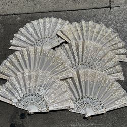 50 Pieces Floral Folding Hand Fans Rose Retro Folding Fan White Hand Fans for Wedding Guests Women Foldable Handheld Bridal Dancing Props with O