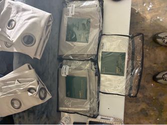 6 Window curtains  (Steal)