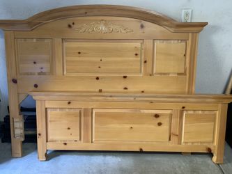 Pine Queen Bed