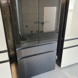 Matte Black Steel Middle And Bottom Door Panels With Charcoal Glass 4-Door French Door Family Hub Refrigerator 