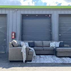 Sectional/couch/sofa, Grey, 3 Piece, Pickup Tampa, Delivery Available 