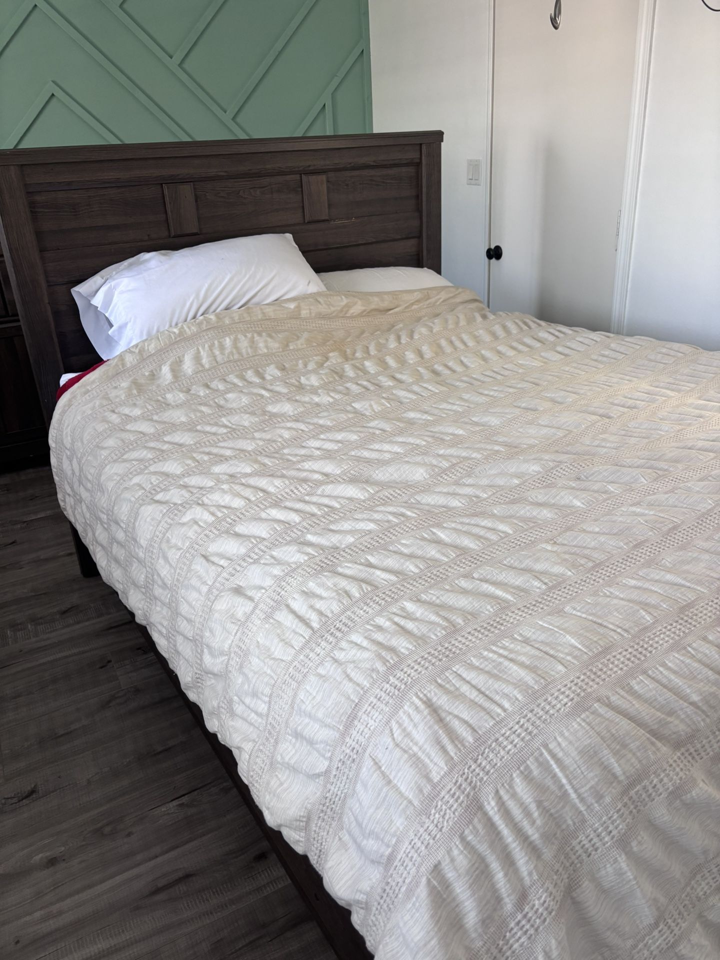 Ashley furniture bedroom Set