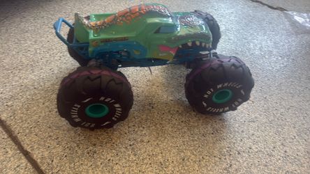 Hot wheels mega wrex monster truck