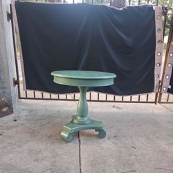 Pedestal table