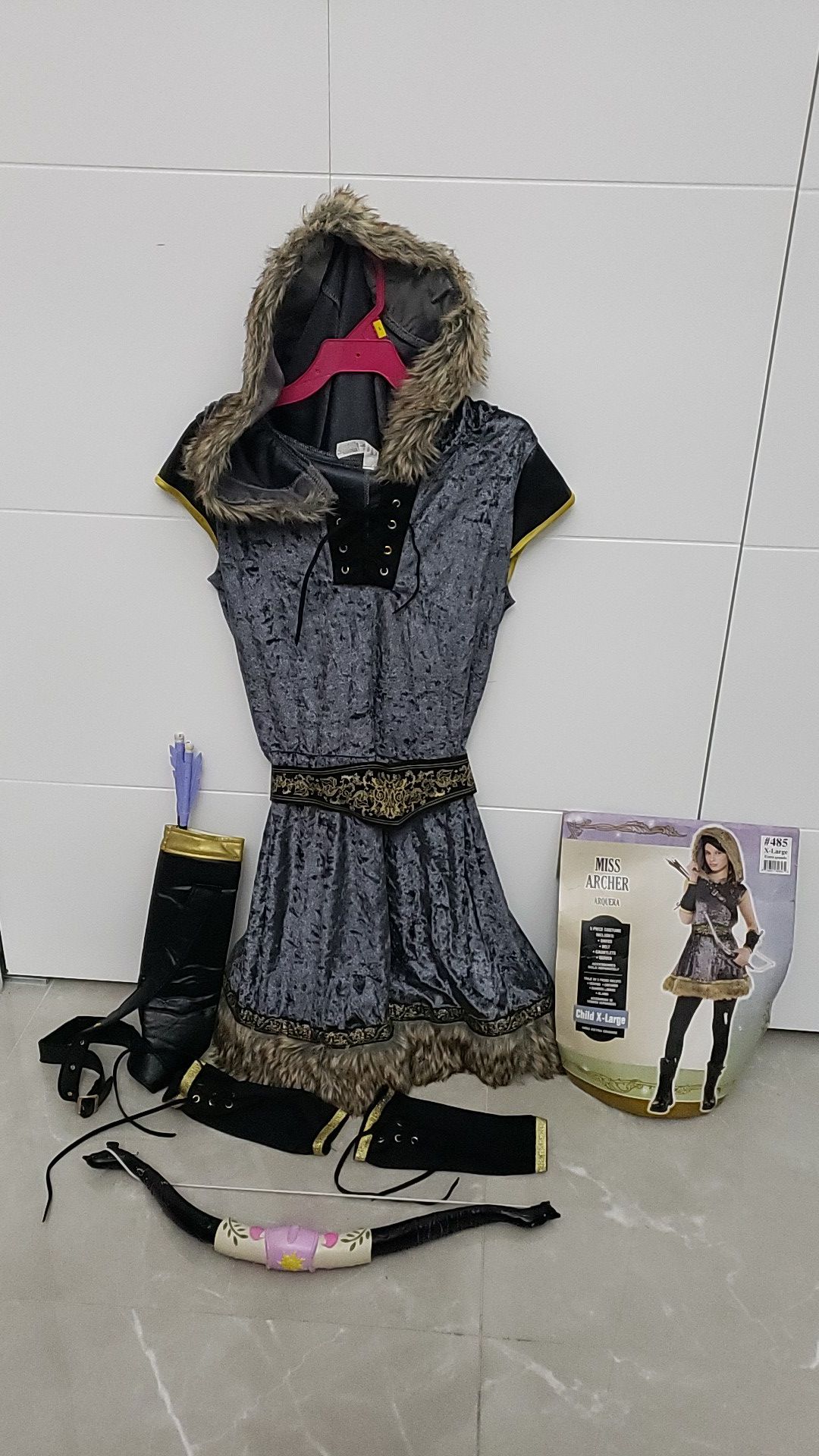Used Girl Archer Costume