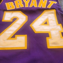 Los Angeles Lakers Kobe Throwback 