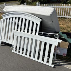FREE BED. FREE CRIB. FREE BOOKSHELF. FREE STUFF.