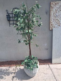 Artificial tree