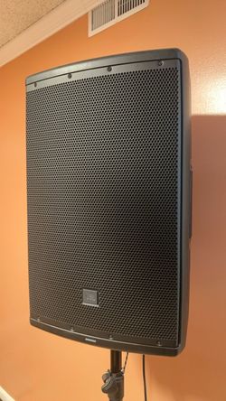 JBL EON 615 SPEAKER with stand