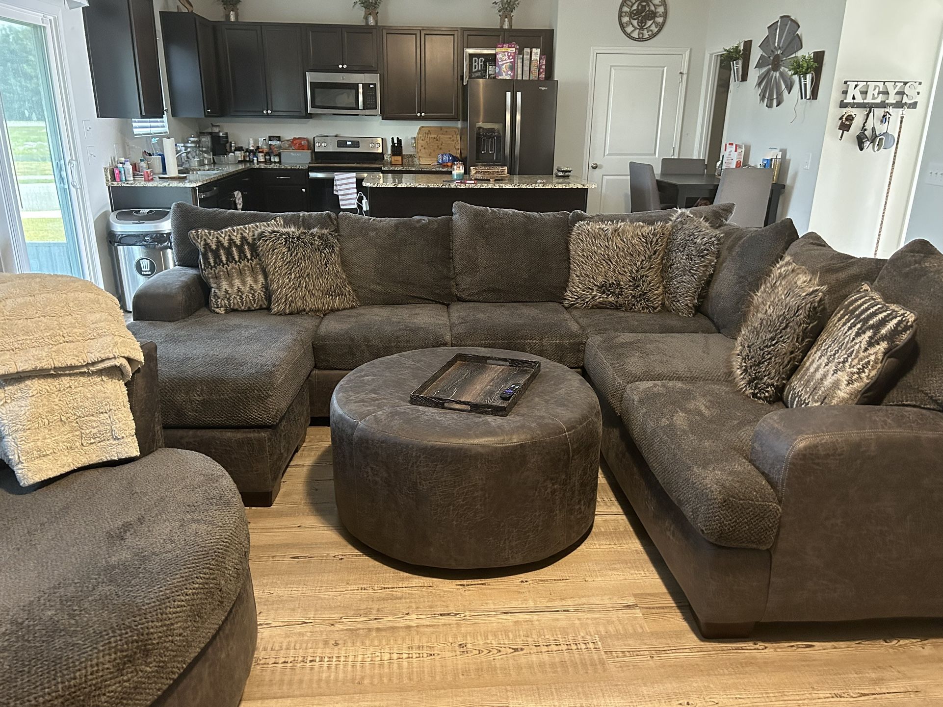 Sectional With Circle Chair And Ottoman