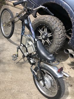 Schwinn Stingray Electric Chopper Bicycle for Sale in Dallas TX
