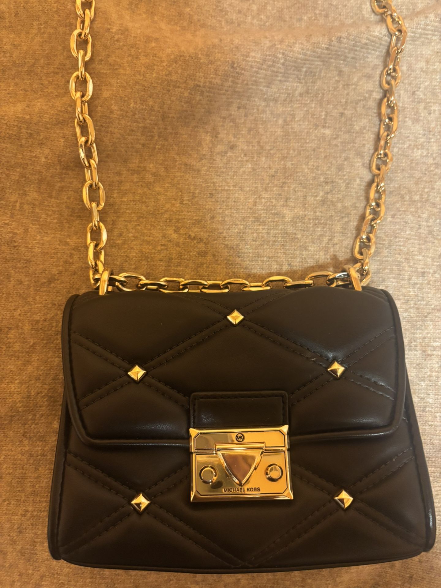 🖤 Michael Kors Quilted Crossbody – Gold Chain – Beautiful Condition 