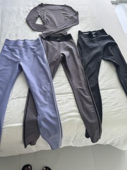 Alo Yoga 4 Pieces, Size Small
