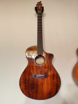 Breedlove Pursuit Concert KK