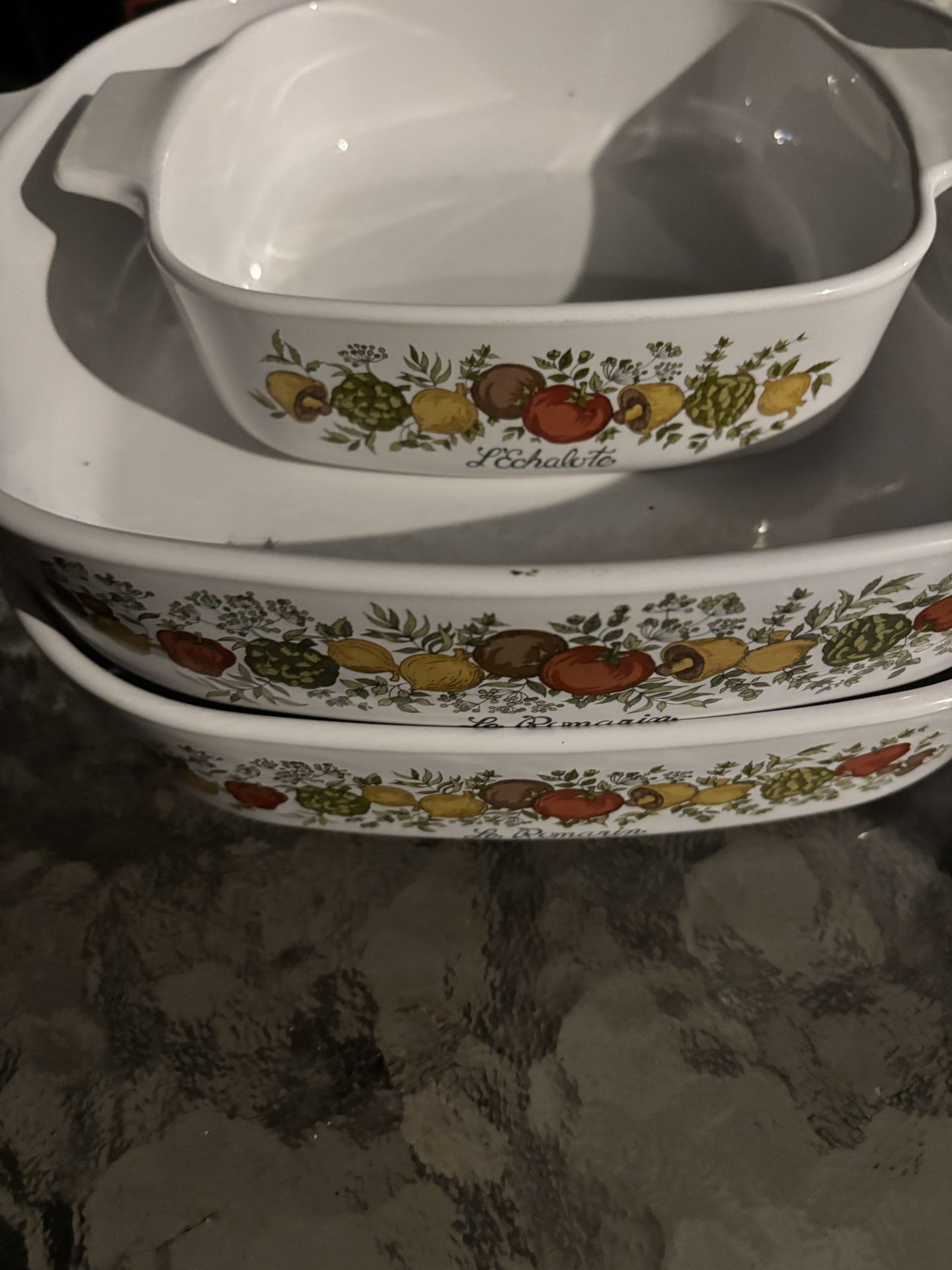 Vintage Corning Ware. 3 Dishes Collectable Patterns