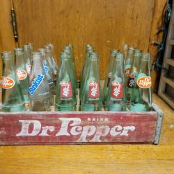 Dr Pepper Wooden Crate VTG 1970s With Glass Bottles Collectible Antique 