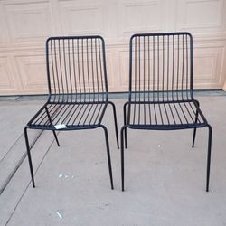 Set of 2 Black Metal Chairs
