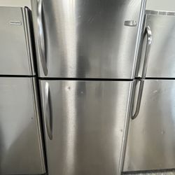 Refrigerator Frigidaire 30”